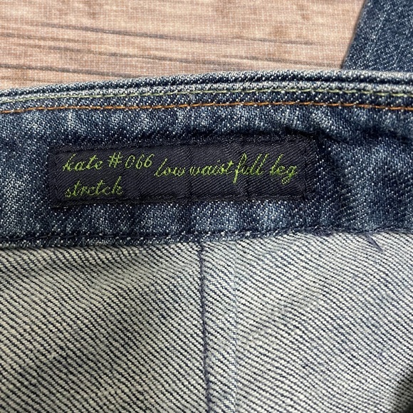 Citizens of Humanity Medium Wash Kate Low Waist Full Leg Jeans 28 Whiskers Flare - Picture 6 of 9